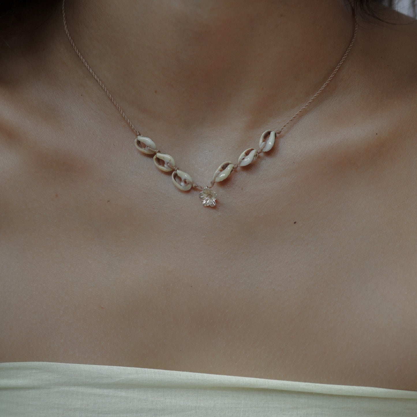 Kina_Necklace_Lifestyle_Jewel_Rocks