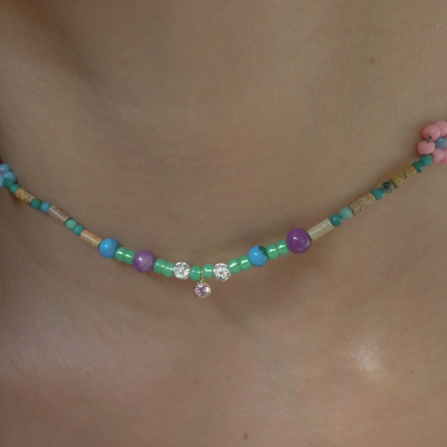 Hana_Necklace_Lifestyle_Jewel_Rocks